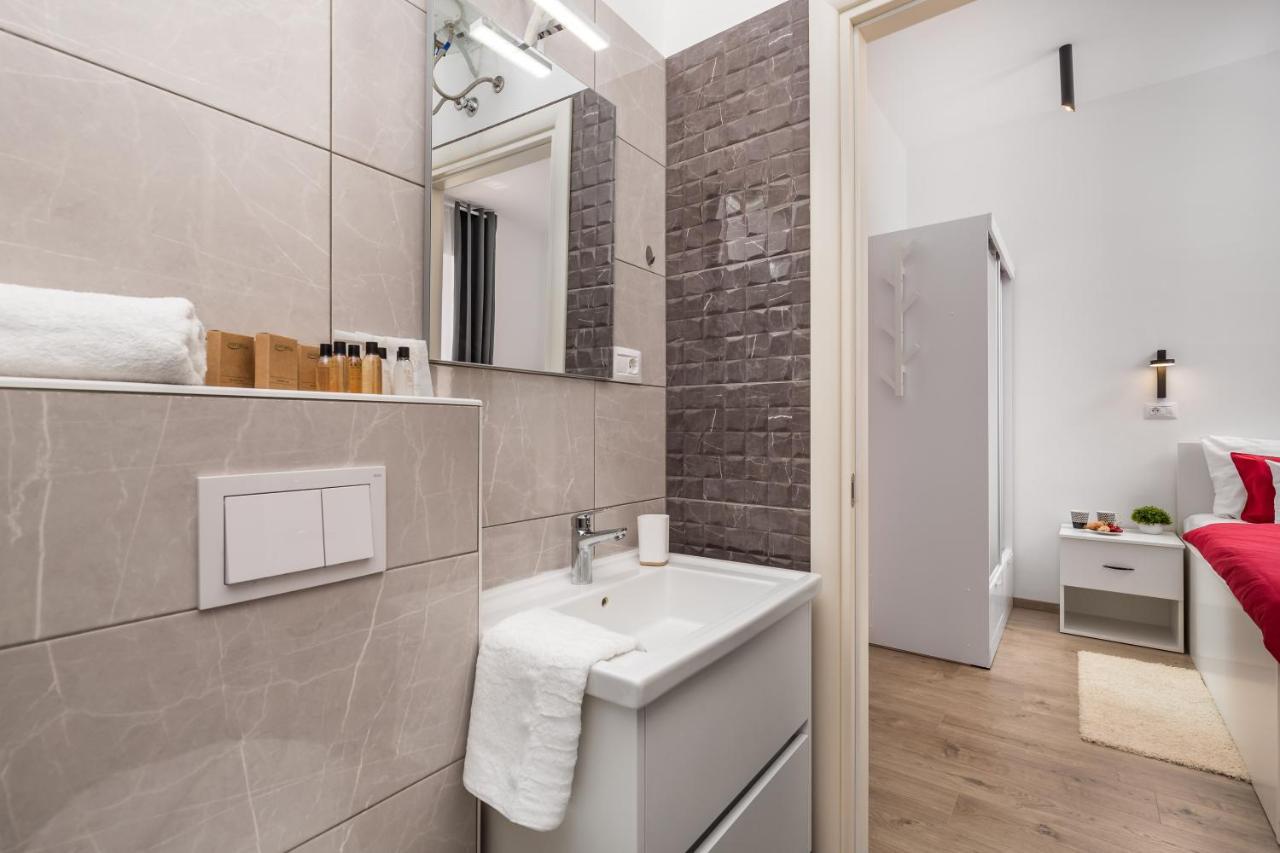 Quiet Center Apartments Рийека Екстериор снимка